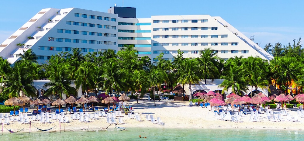 Grand Oasis Palm - All Inclusive — Beach in Cancun, Quintana Roo
