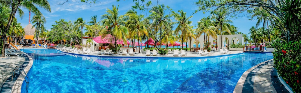 Grand Oasis Palm - All Inclusive — Swimming pool in Cancun, Quintana Roo