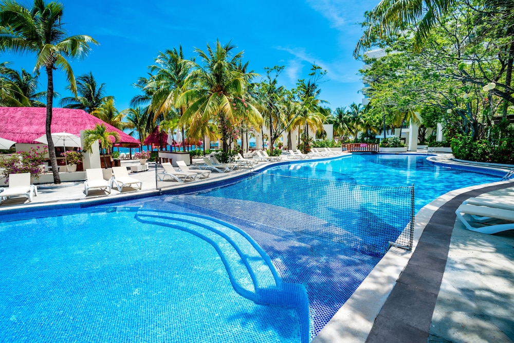 Grand Oasis Palm - All Inclusive — Swimming pool in Cancun, Quintana Roo