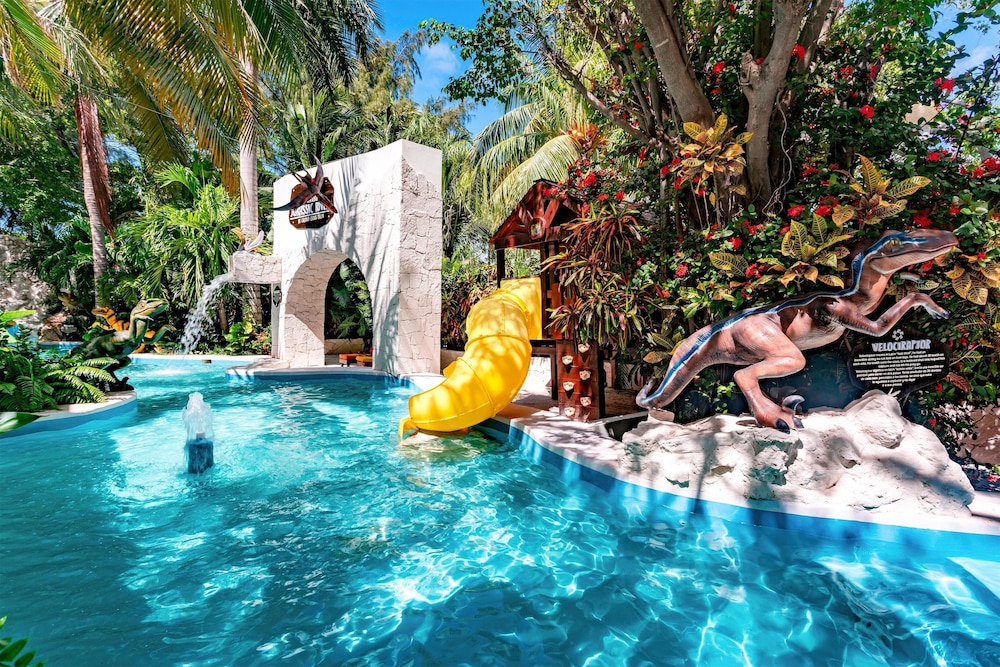 Grand Oasis Palm - All Inclusive — Swimming pool in Cancun, Quintana Roo