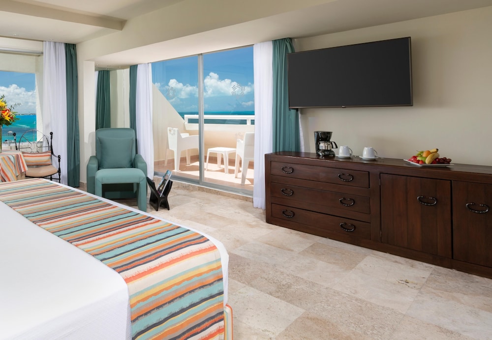 Grand Oasis Palm - All Inclusive — Hotel rooms in Cancun, Quintana Roo