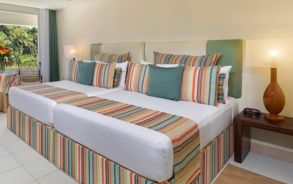 Grand Oasis Palm - All Inclusive — Hotel rooms in Cancun, Quintana Roo