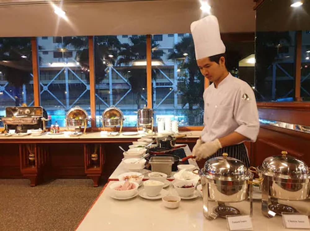 Nasa Bangkok — Restaurant & bars in Bangkok, Bangkok