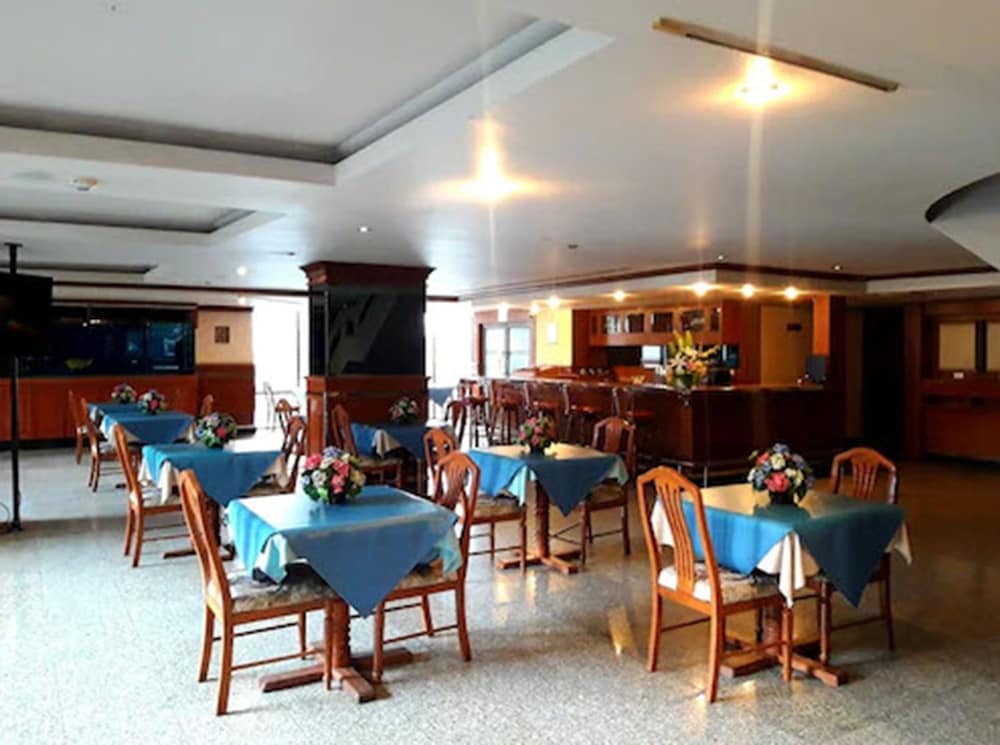 Nasa Bangkok — Restaurant & bars in Bangkok, Bangkok