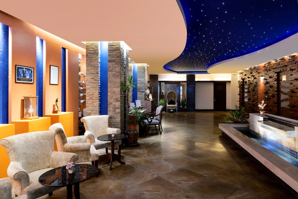 Novotel Phuket Vintage Park — Hotel building in Patong Beach, Phuket Province