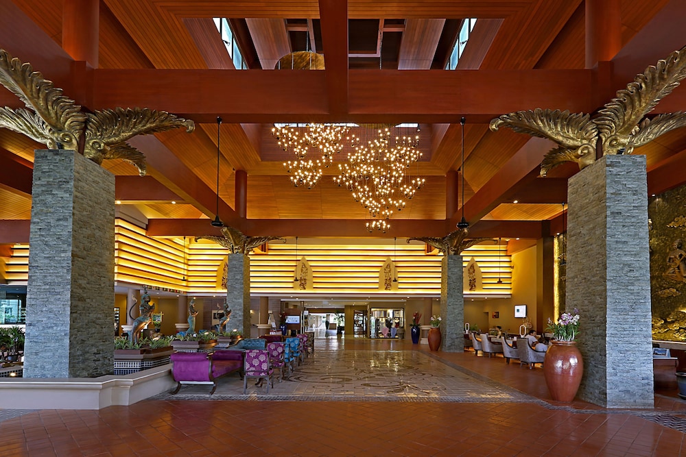 Novotel Phuket Vintage Park — Hotel building in Patong Beach, Phuket Province
