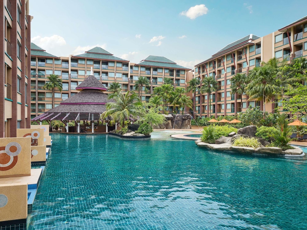 Novotel Phuket Vintage Park — Swimming pool in Patong Beach, Phuket Province