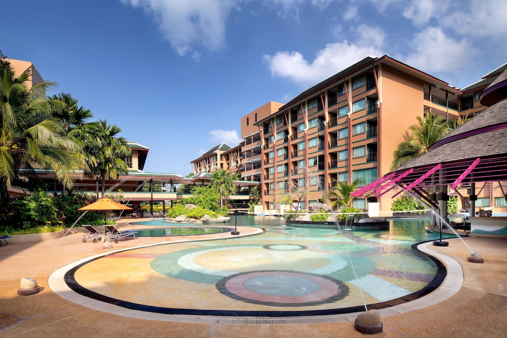 Novotel Phuket Vintage Park — Swimming pool in Patong Beach, Phuket Province