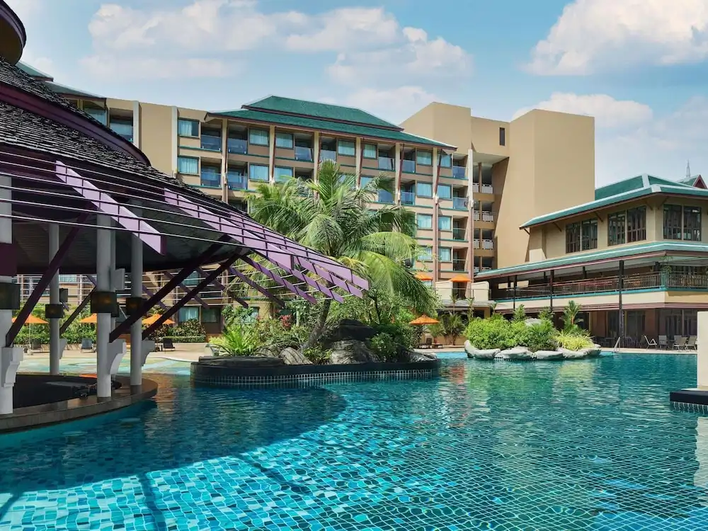 Novotel Phuket Vintage Park — Swimming pool in Patong Beach, Phuket Province