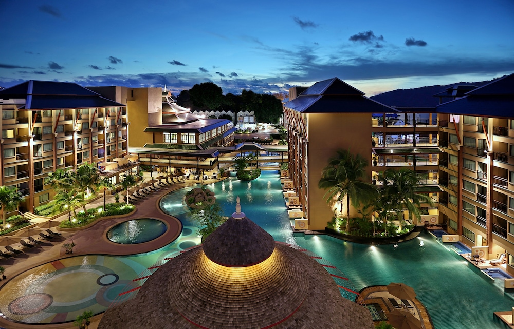 Novotel Phuket Vintage Park — Swimming pool in Patong Beach, Phuket Province