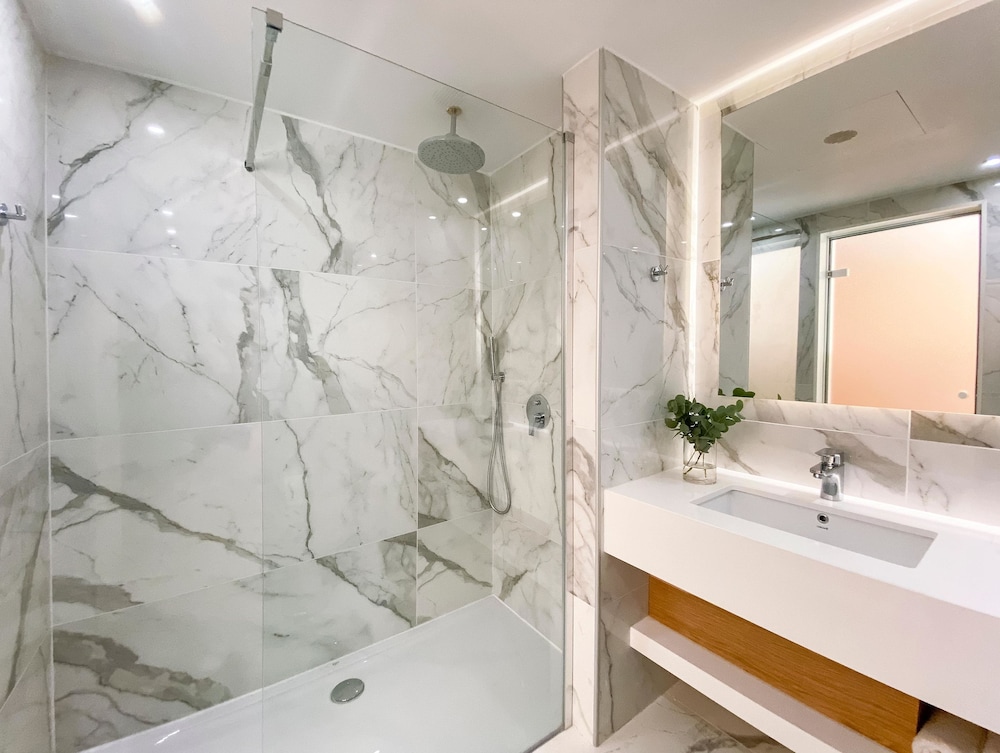 Ajax Hotel — Hotel rooms in Limassol, Limassol Region