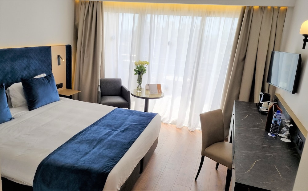 Ajax Hotel — Hotel rooms in Limassol, Limassol Region