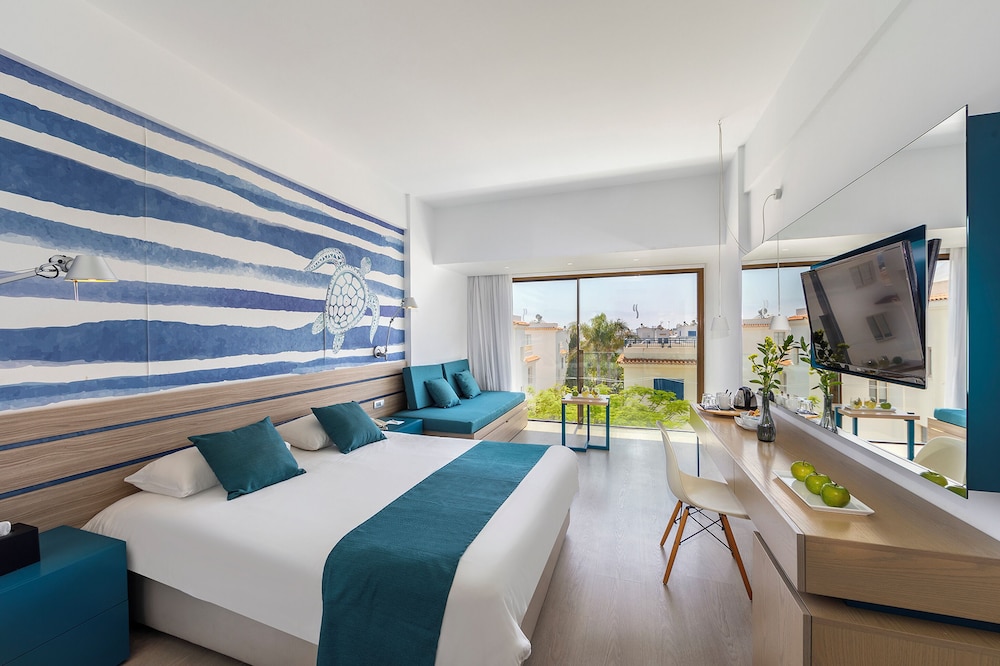 Crystal Springs Beach Hotel — Hotel rooms in Protaras, Famagusta Region