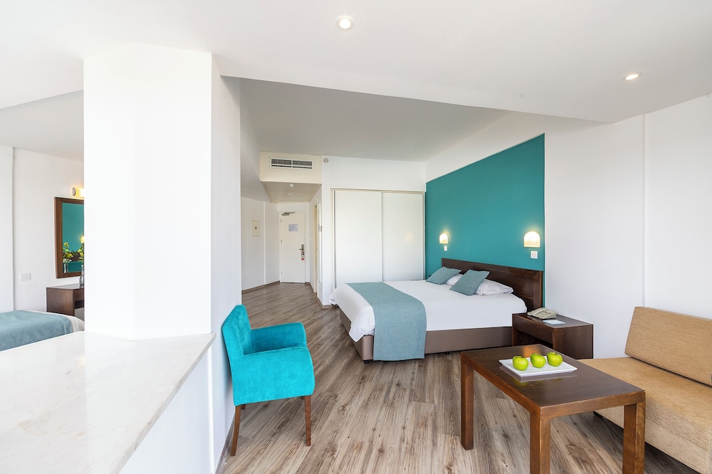 Crystal Springs Beach Hotel — Hotel rooms in Protaras, Famagusta Region
