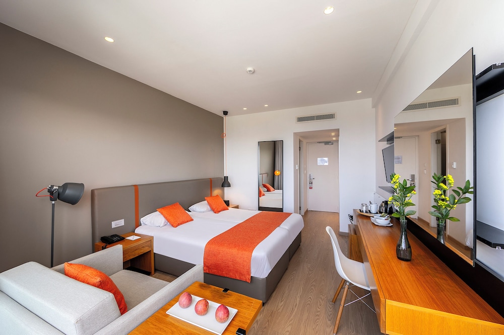 Crystal Springs Beach Hotel — Hotel rooms in Protaras, Famagusta Region