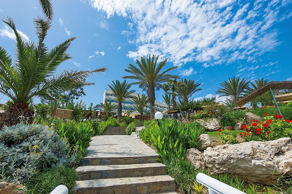 Crystal Springs Beach Hotel — Hotel building in Protaras, Famagusta Region