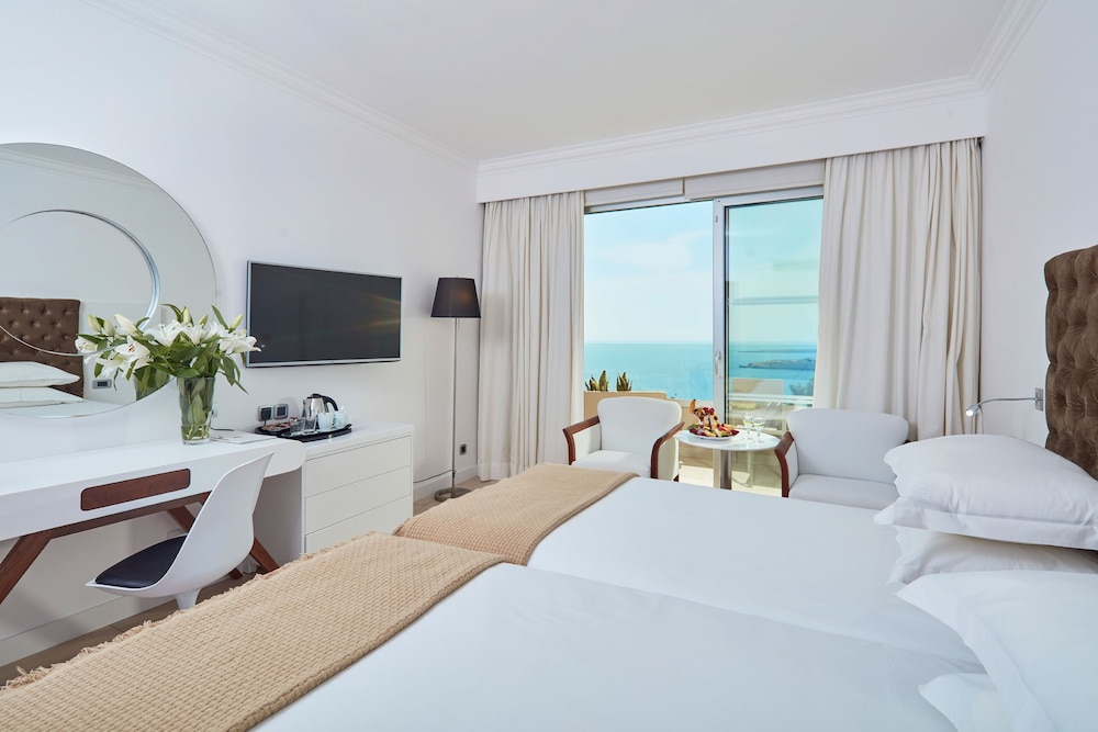Grecian Park Hotel — Hotel rooms in Protaras, Famagusta Region