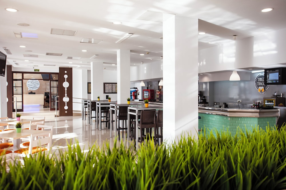 Hotel Puchet Ibiza — Restaurant & bars in San Antonio, Balearic Islands