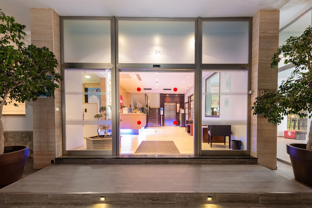 Hotel Puchet Ibiza — Hotel building in San Antonio, Balearic Islands