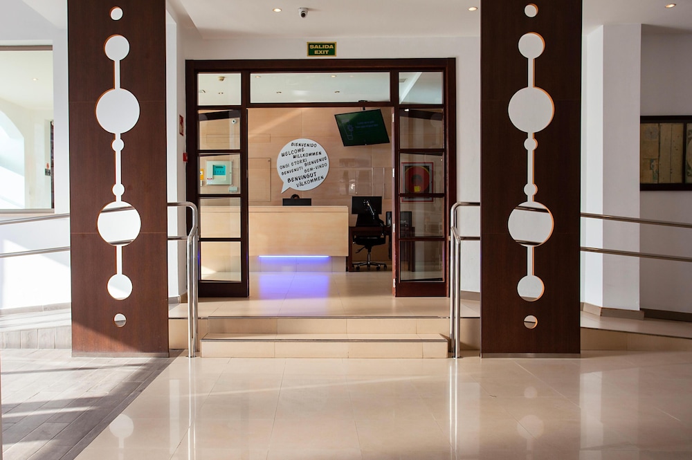 Hotel Puchet Ibiza — Hotel building in San Antonio, Balearic Islands
