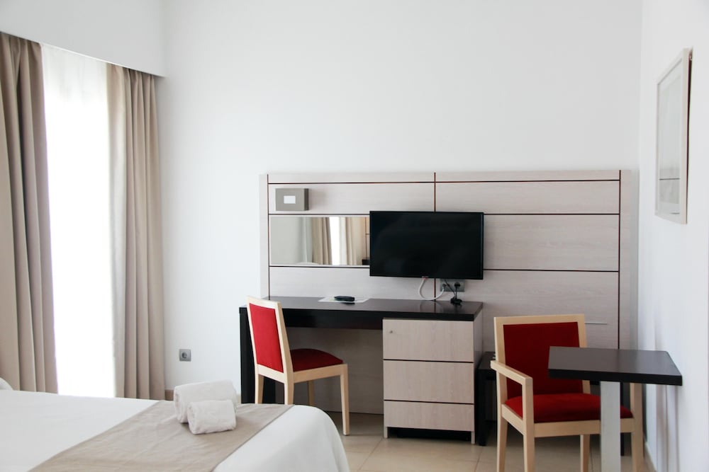 Hotel Puchet Ibiza — Hotel rooms in San Antonio, Balearic Islands