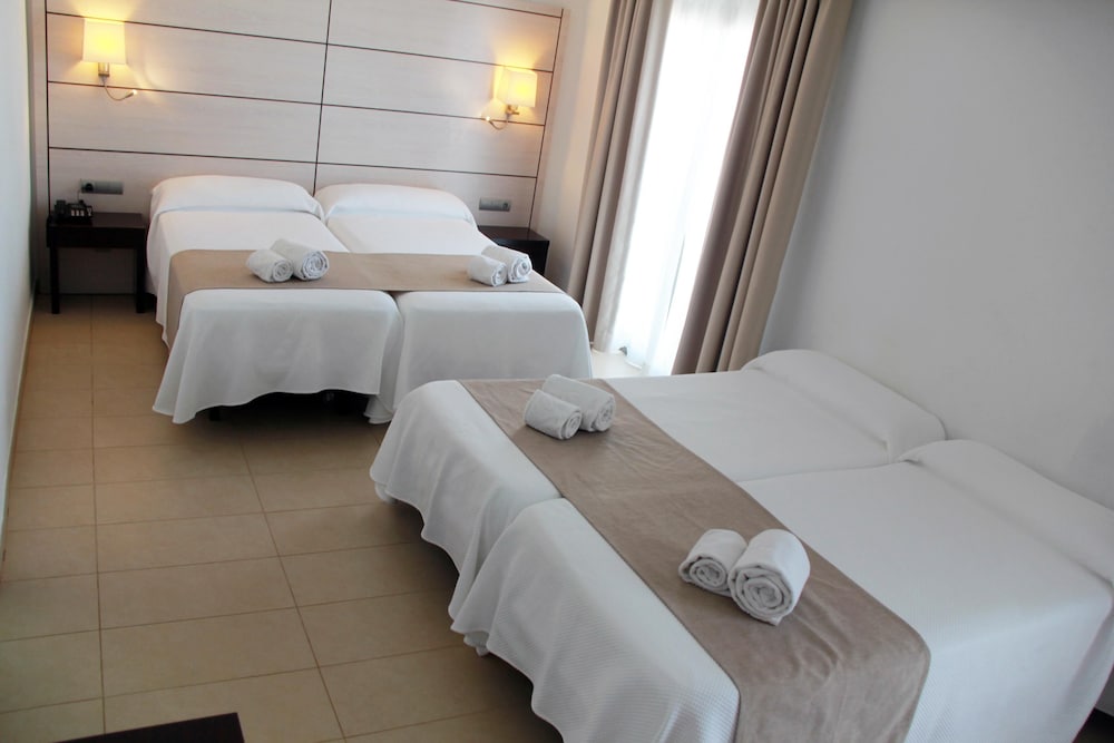 Hotel Puchet Ibiza — Hotel rooms in San Antonio, Balearic Islands