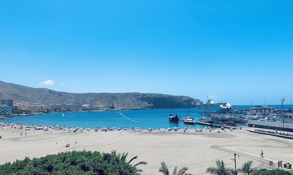 Reveron Plaza — Main photo in Los Cristianos, Canary Islands