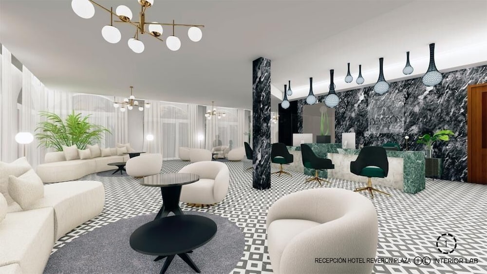 Reveron Plaza — Hotel building in Los Cristianos, Canary Islands