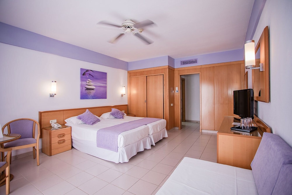 Servatur Don Miguel - Adults Only — Hotel rooms in Playa del Ingles, Canary Islands