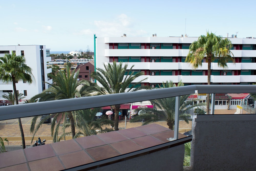 Servatur Don Miguel - Adults Only — Hotel building in Playa del Ingles, Canary Islands
