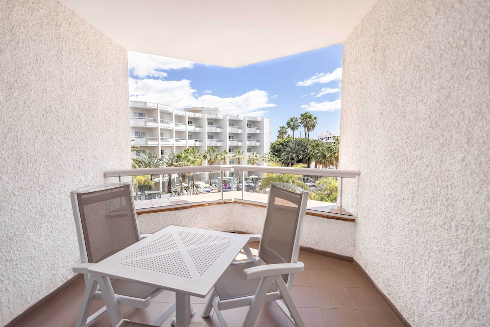 Servatur Don Miguel - Adults Only — Hotel building in Playa del Ingles, Canary Islands