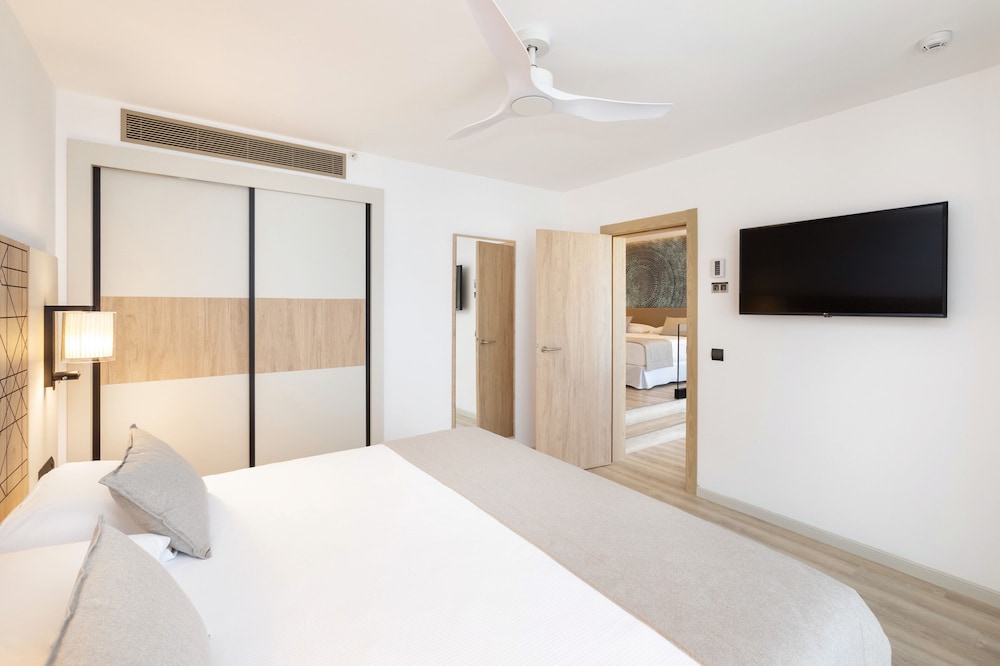 Hotel Riu Palace Jandia — Hotel rooms in Esquinzo, Canary Islands