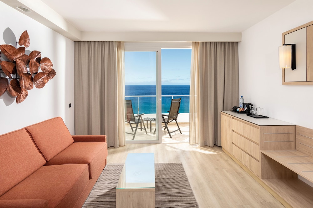 Hotel Riu Palace Jandia — Hotel rooms in Esquinzo, Canary Islands