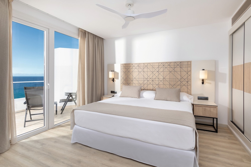 Hotel Riu Palace Jandia — Hotel rooms in Esquinzo, Canary Islands