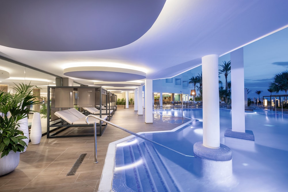 Hotel Riu Palace Jandia — Swimming pool in Esquinzo, Canary Islands