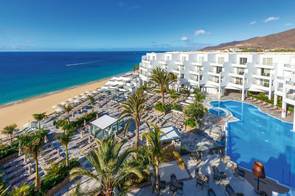 Hotel Riu Palace Jandia — Hotel building in Esquinzo, Canary Islands