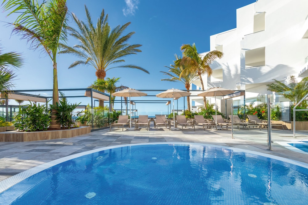 Hotel Riu Palace Jandia — Swimming pool in Esquinzo, Canary Islands