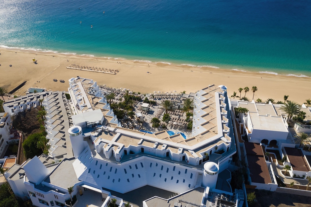 Hotel Riu Palace Jandia — Hotel building in Esquinzo, Canary Islands