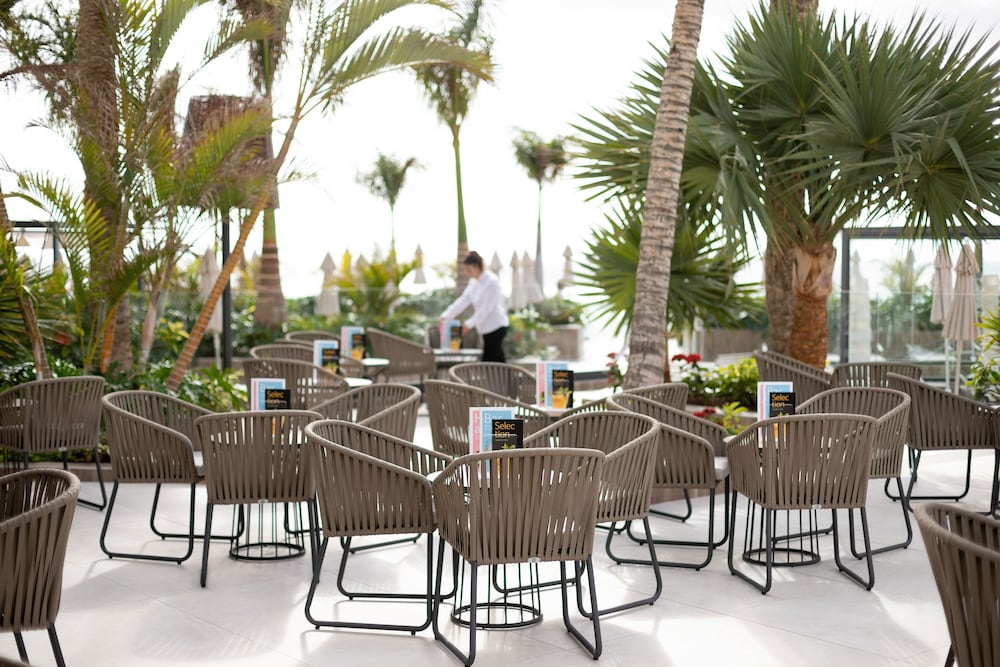 Hotel Riu Palace Jandia — Restaurant & bars in Esquinzo, Canary Islands