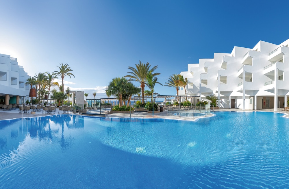 Hotel Riu Palace Jandia — Swimming pool in Esquinzo, Canary Islands