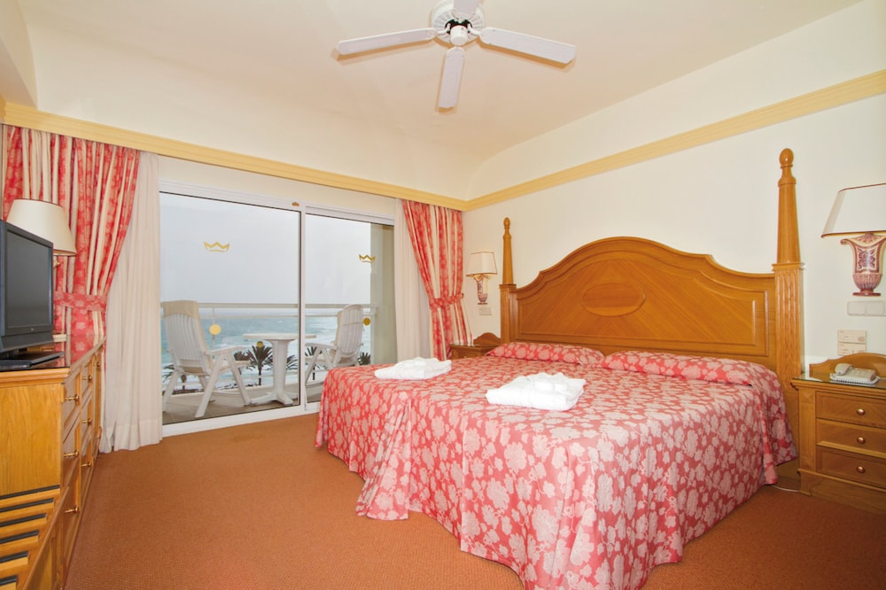 Hotel Riu Palace Tres Islas - Adults Only - All Inclusive — Hotel rooms in Corralejo, Canary Islands