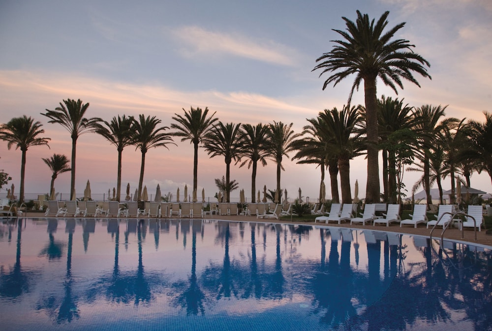 Hotel Riu Palace Tres Islas - Adults Only - All Inclusive — Swimming pool in Corralejo, Canary Islands