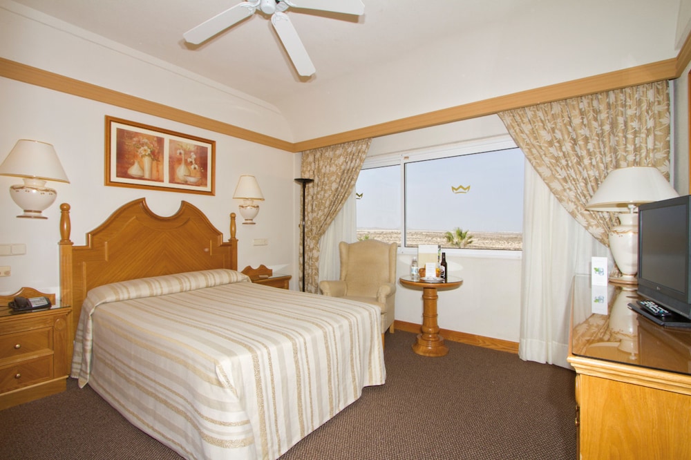 Hotel Riu Palace Tres Islas - Adults Only - All Inclusive — Hotel rooms in Corralejo, Canary Islands