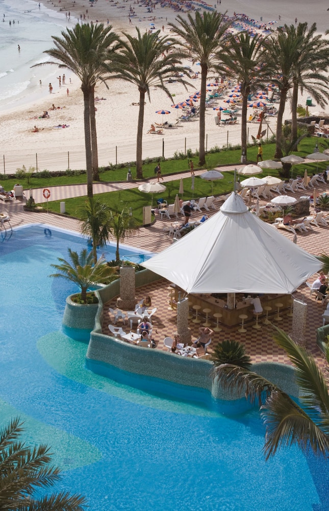 Hotel Riu Palace Tres Islas - Adults Only - All Inclusive — Swimming pool in Corralejo, Canary Islands