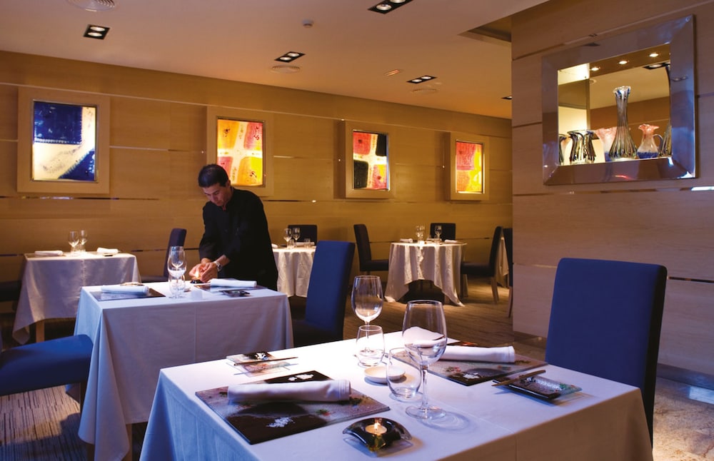 Hotel Riu Palace Tres Islas - Adults Only - All Inclusive — Restaurant & bars in Corralejo, Canary Islands