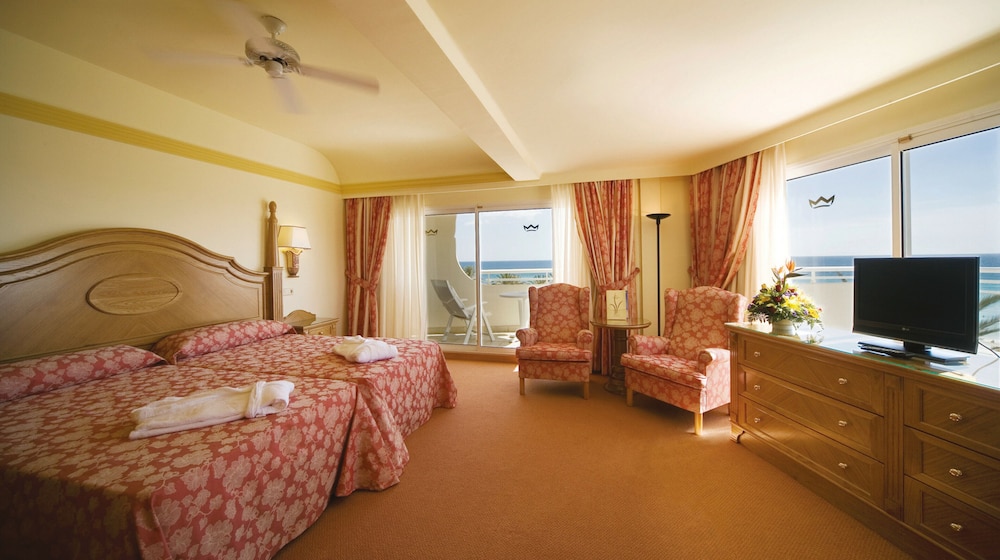 Hotel Riu Palace Tres Islas - Adults Only - All Inclusive — Hotel rooms in Corralejo, Canary Islands