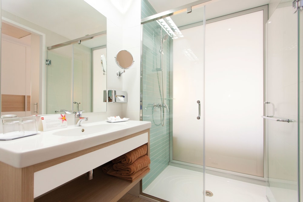 Hotel Riu San Francisco - Adults Only — Hotel rooms in Playa de Palma, Balearic Islands