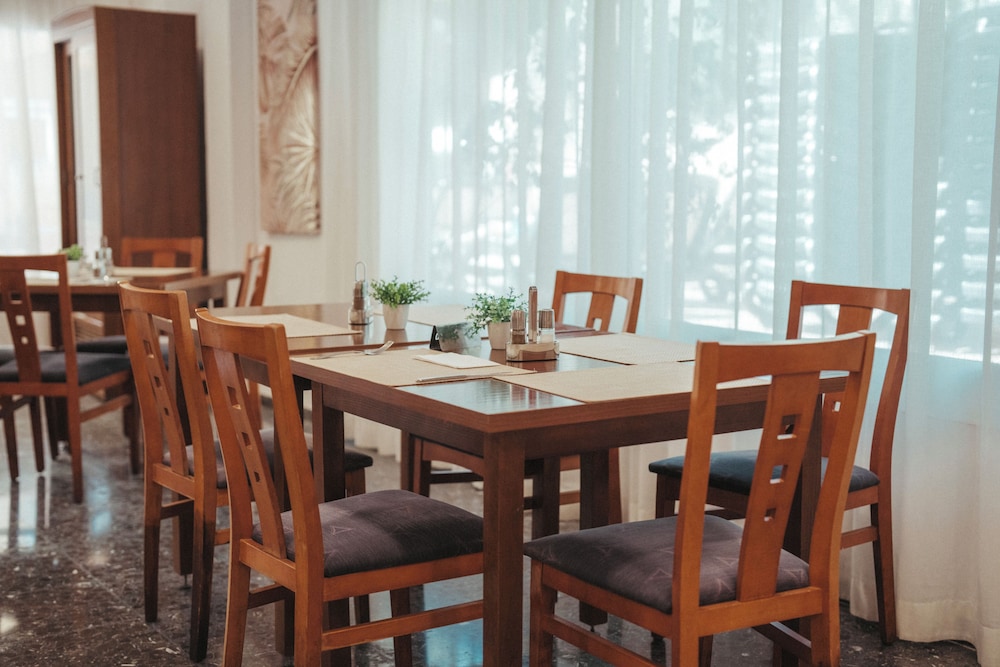 Hotel ROC Oberoy - Adults only — Restaurant & bars in Peguera, Balearic Islands