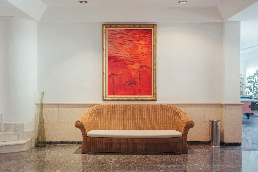 Hotel ROC Oberoy - Adults only — Hotel building in Peguera, Balearic Islands
