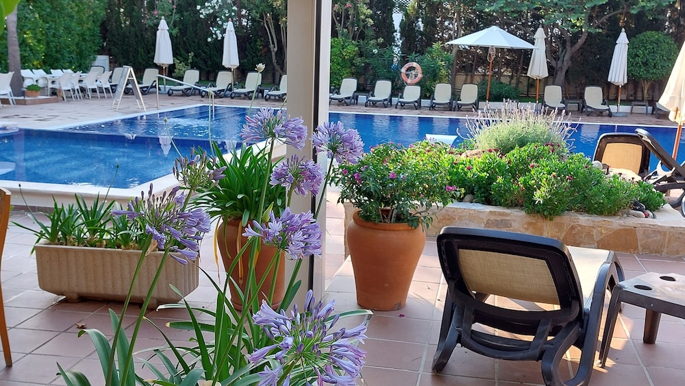 Hotel ROC Oberoy - Adults only — Swimming pool in Peguera, Balearic Islands